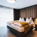 Apart Otel Gruenwald Und Mit Pool 4*