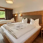Apart Otel Gruenwald Und Mit Pool Sölden