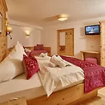Apart Otel Gruenwald Und Mit Pool