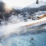 Gruenwald Und Mit Pool 4* Ζόλντεν