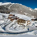Gruenwald Und Mit Pool 4*