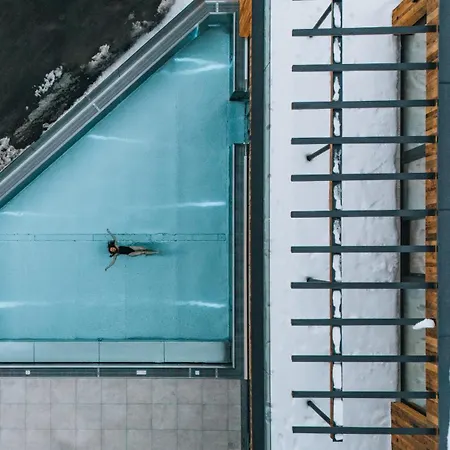 Gruenwald Und Mit Pool