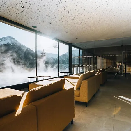 Gruenwald Und Mit Pool Lejlighedshotel 4*