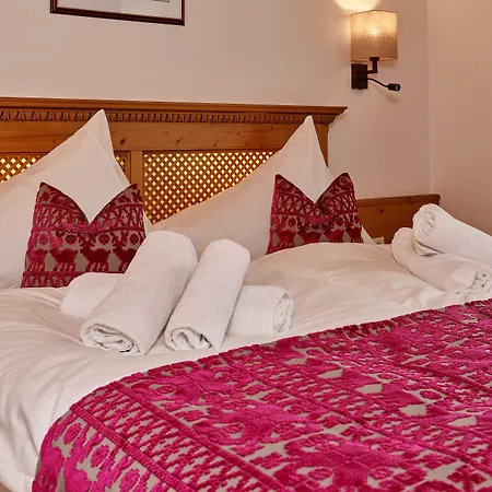 Gruenwald Und Mit Pool Lejlighedshotel