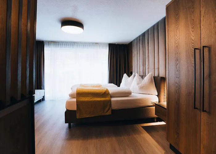 Gruenwald Und Mit Pool Aparthotel