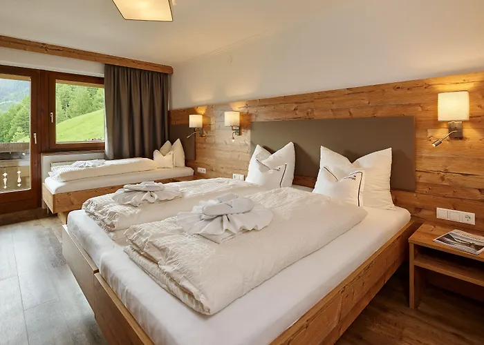 Aparthotel Gruenwald Und Mit Pool Sölden