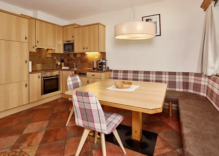 Gruenwald Und Mit Pool Aparthotel Sölden