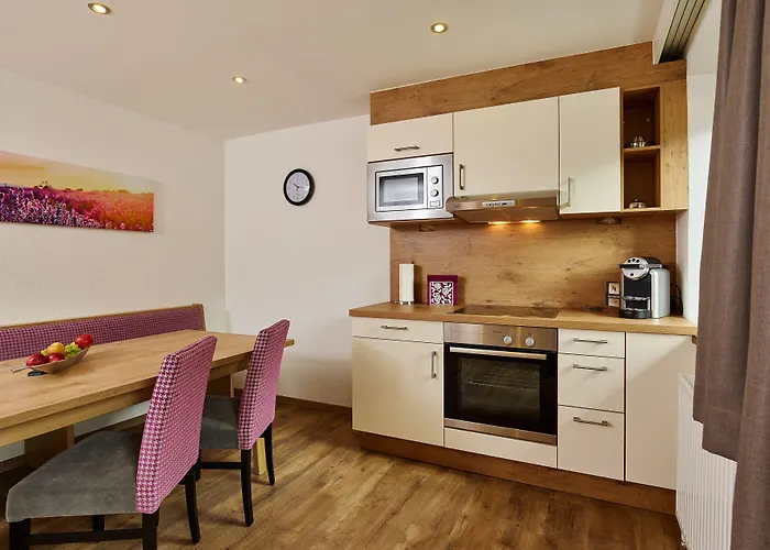 Gruenwald Und Mit Pool