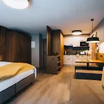 Apartmanhotel Gruenwald Und Mit Pool