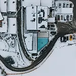 Gruenwald Und Mit Pool Apartmanhotel