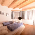 Gruenwald Und Mit Pool Apartmanhotel Sölden