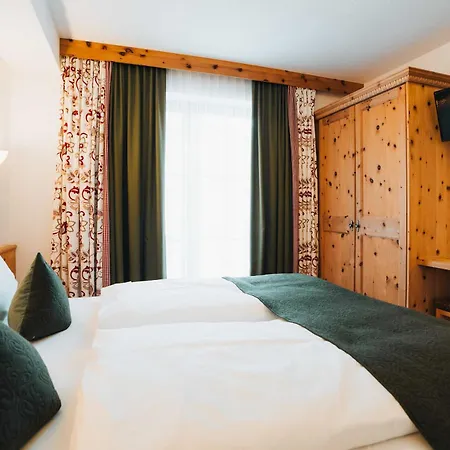 Gruenwald Aparthotel 3*