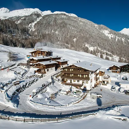 Gruenwald Und Mit Pool 4*